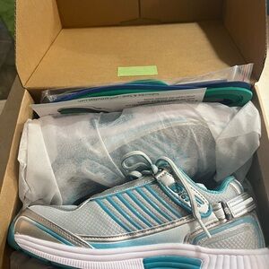 Women's Athletic Shoes in Gray and Teal size 7.5 X-wide